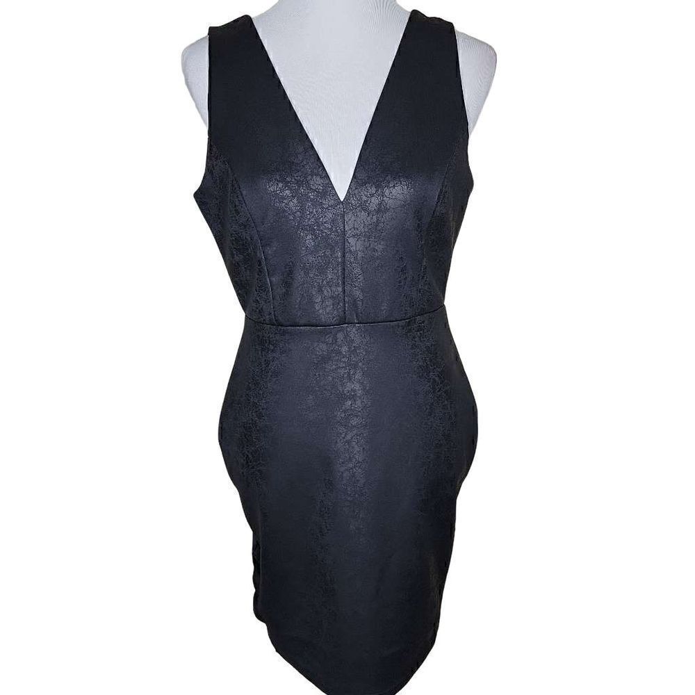 Rosie Daze Boutique TRAC V Neck Sleeveless Cutout Side Slit Mini Dress Black Lar